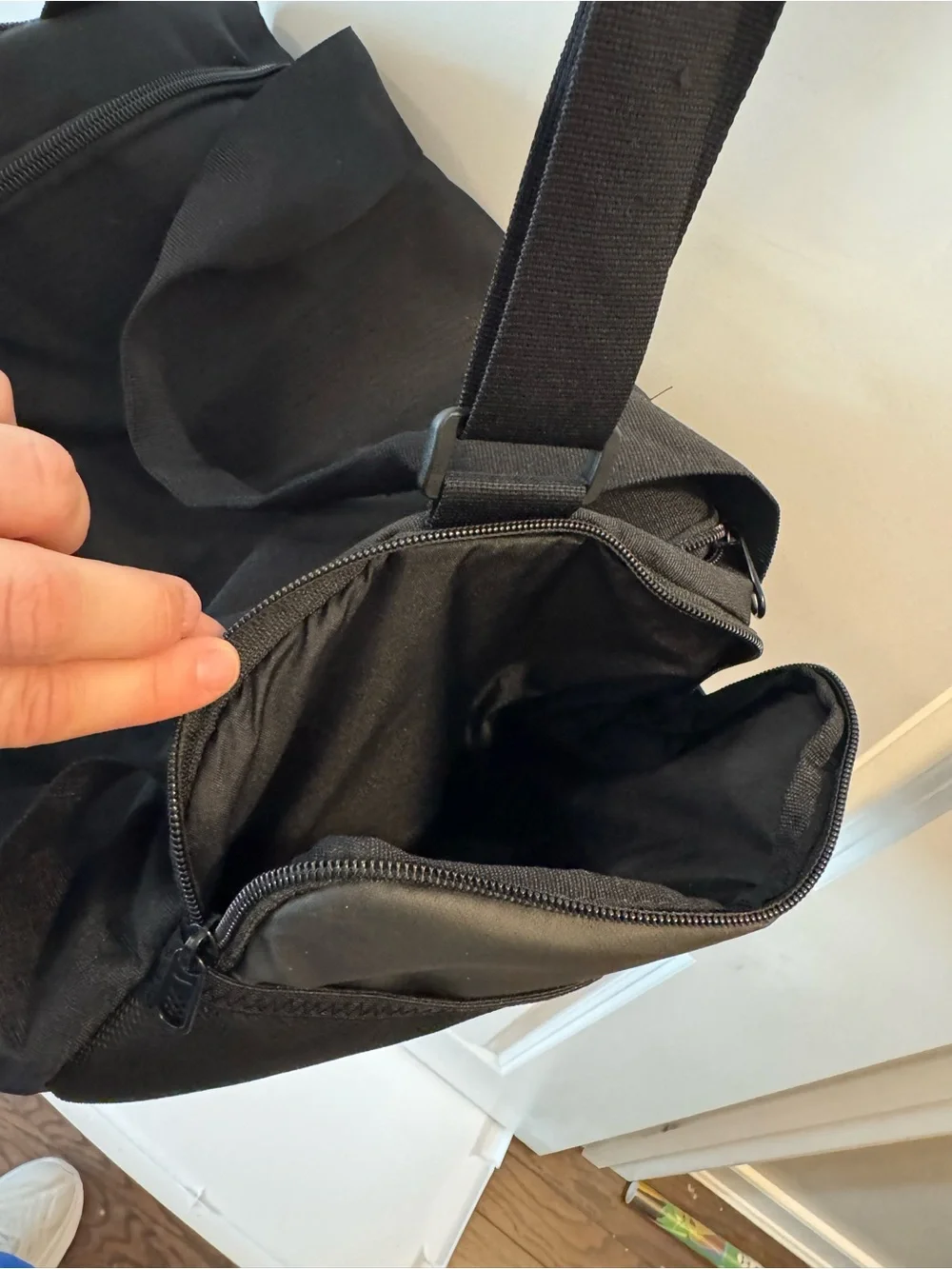 Nike Brasilia Black Duffel / Gym Bag – Shoe Compartment & Shoulder Strap